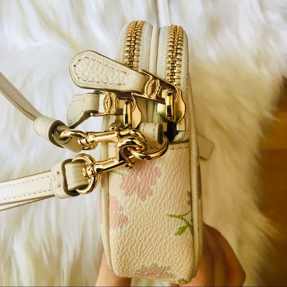 🌸COACH Daisy Field Pebbled Leather Crossbody - Picture 12 of 16